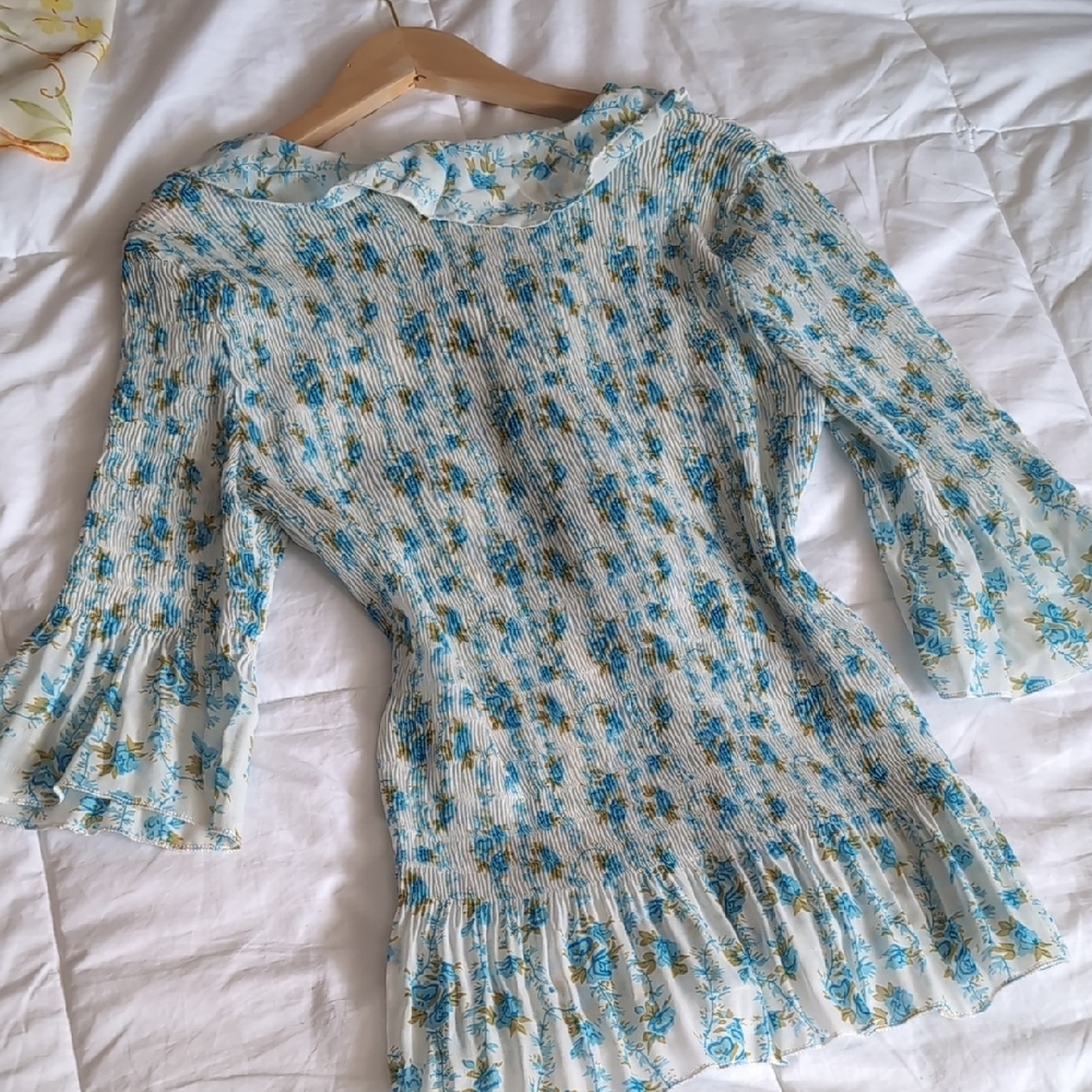 Floral Ruffle Blouse - Picture 5 of 5